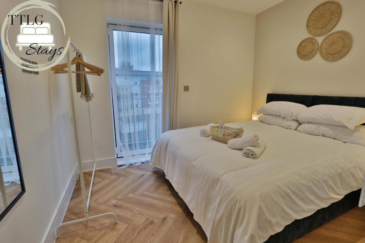 Modern City Escape By Ttlg Stays Rickmansworth Exterior photo